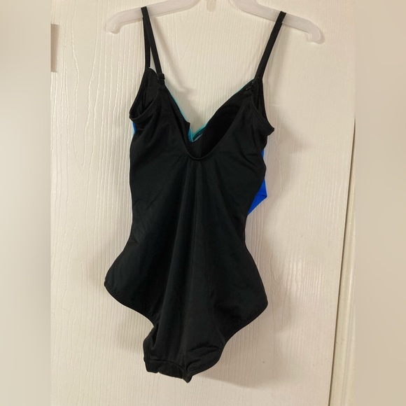 Embrace your Curves by Miracle Brands One Piece Swimsuit Small - Picture 5 of 9